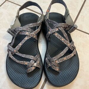 Women’s chacos